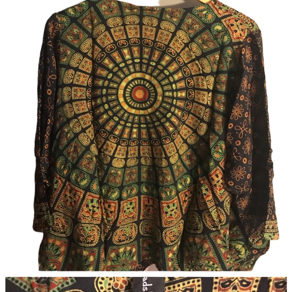 NWT.    S/M.  Threads Blouse.   218671.  RD/RD - Picture 3 of 4